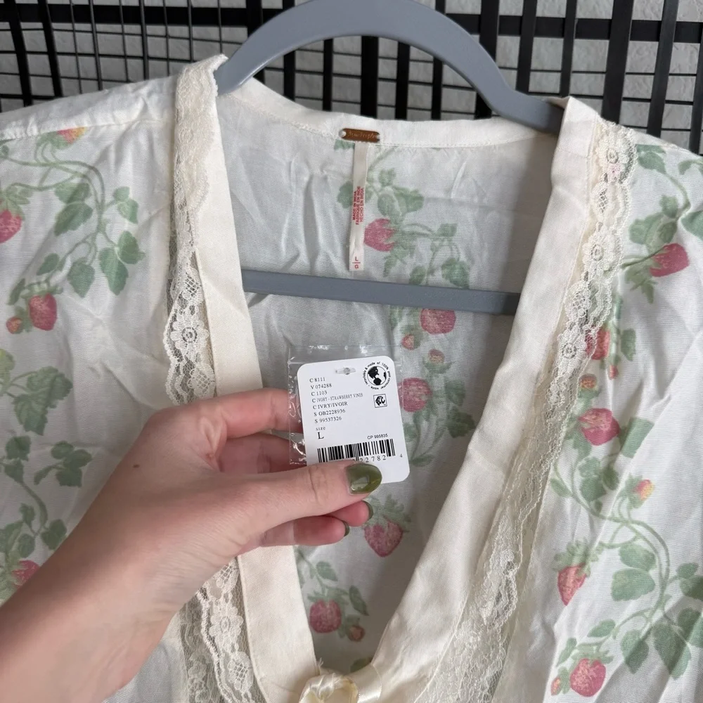 Free people marigold strawberry vine top - Picture 6 of 6